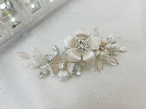 Wedding Cute Lovely Flower Open Type Medium Size Handmade Hair Clip - in 2 colors