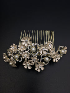 Med-large hard type daisy with pearls comb (2colors)